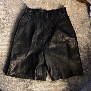 Danier Women's Black Leather Bermudas